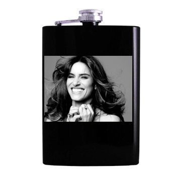 Amanda Peet Hip Flask