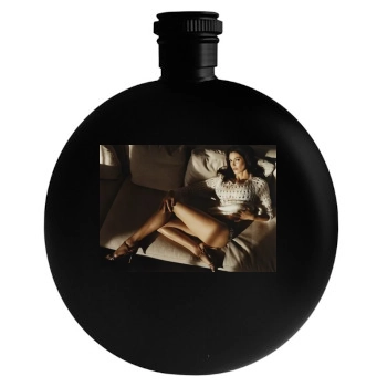 Teri Hatcher Round Flask