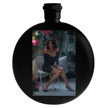 Teri Hatcher Round Flask