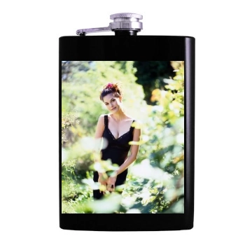 Teri Hatcher Hip Flask