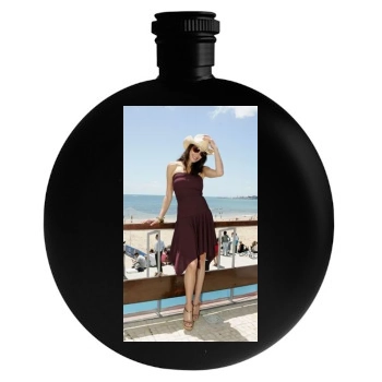 Teri Hatcher Round Flask