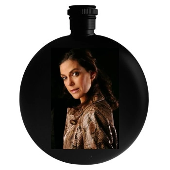 Teri Hatcher Round Flask