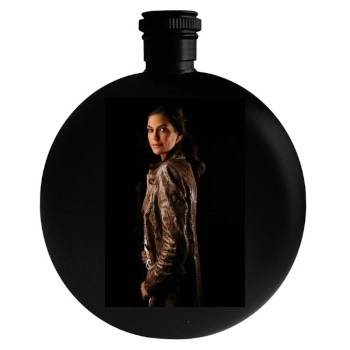 Teri Hatcher Round Flask