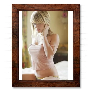 Sara Jean Underwood 14x17