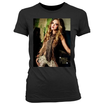 Amanda Seyfried Women's Junior Cut Crewneck T-Shirt