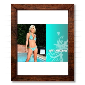 Tori Spelling 14x17