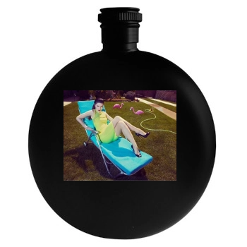 Mary Elizabeth Winstead Round Flask