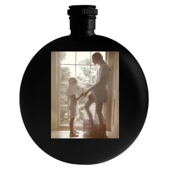 Sasha Pivovarova Round Flask