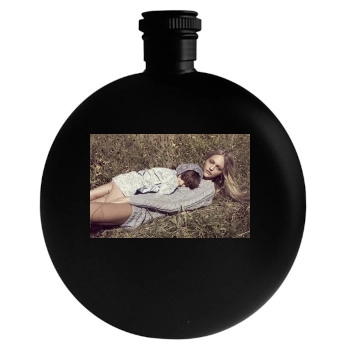 Sasha Pivovarova Round Flask