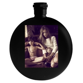 Sasha Pivovarova Round Flask