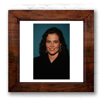 Sigourney Weaver 6x6