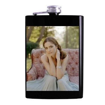 Amanda Peet Hip Flask