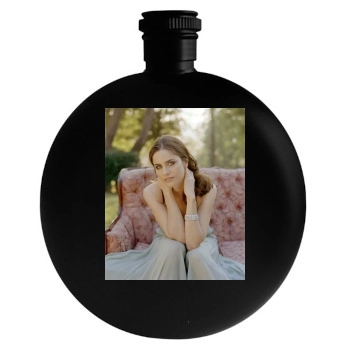 Amanda Peet Round Flask