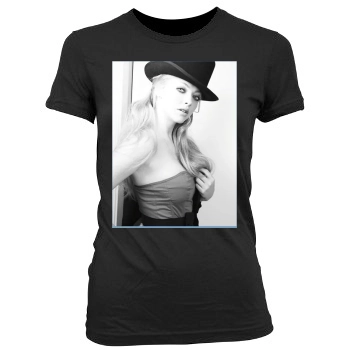 Amanda Seyfried Women's Junior Cut Crewneck T-Shirt