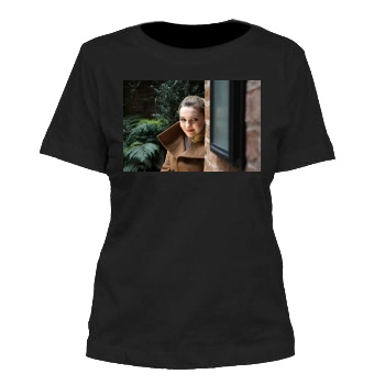 Abigail Breslin Women's Cut T-Shirt