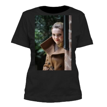 Abigail Breslin Women's Cut T-Shirt