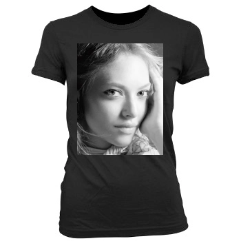 Amanda Seyfried Women's Junior Cut Crewneck T-Shirt