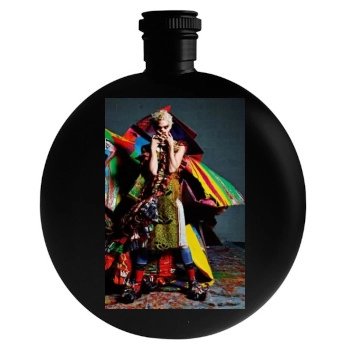 Sasha Pivovarova Round Flask