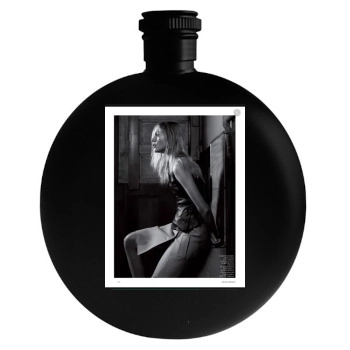 Sasha Pivovarova Round Flask