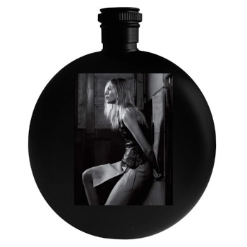 Sasha Pivovarova Round Flask