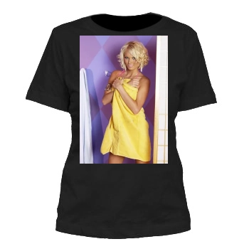 Hanna Hilton Women's Cut T-Shirt