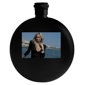 Adriana Karembeu Round Flask