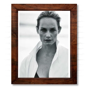 Amber Valletta 14x17