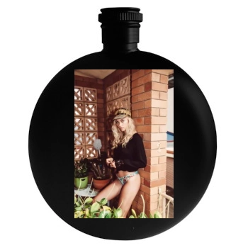 Farah Holt Round Flask