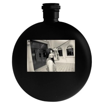 Freida Pinto Round Flask