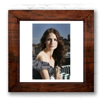 Saffron Burrows 6x6