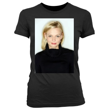 Samantha Mathis Women's Junior Cut Crewneck T-Shirt