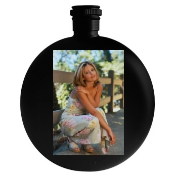 Sarah Michelle Gellar Round Flask