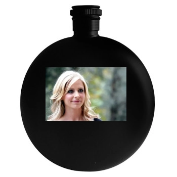 Sarah Michelle Gellar Round Flask