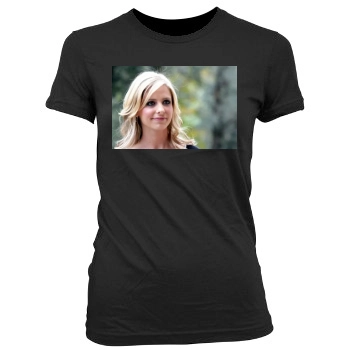 Sarah Michelle Gellar Women's Junior Cut Crewneck T-Shirt