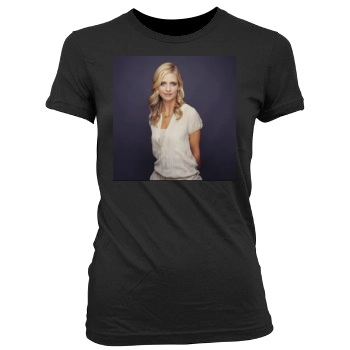 Sarah Michelle Gellar Women's Junior Cut Crewneck T-Shirt