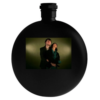 Shannyn Sossamon Round Flask