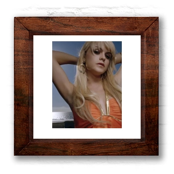 Taryn Manning 6x6