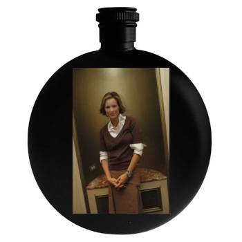 Tea Leoni Round Flask