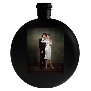 Teri Hatcher Round Flask