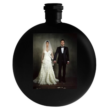 Teri Hatcher Round Flask