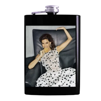 Teri Hatcher Hip Flask