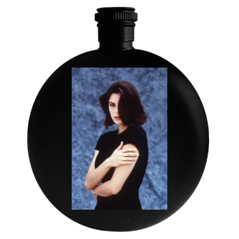 Teri Hatcher Round Flask