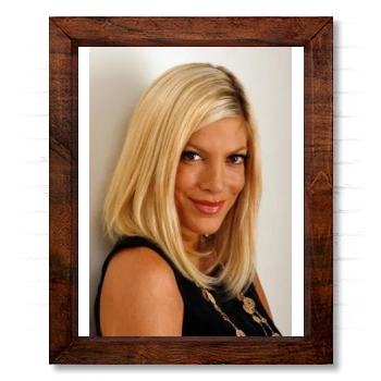 Tori Spelling 14x17