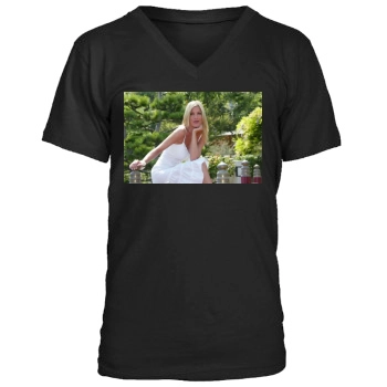 Tori Spelling Men's V-Neck T-Shirt