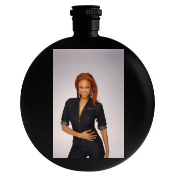 Tyra Banks Round Flask