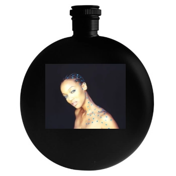 Tyra Banks Round Flask