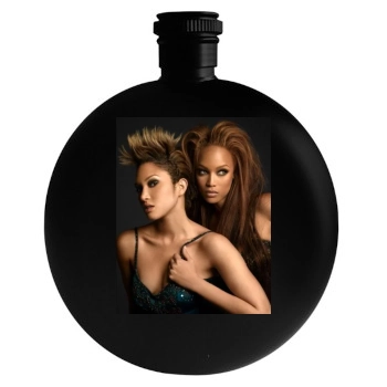 Tyra Banks Round Flask