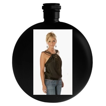 Sarah Michelle Gellar Round Flask