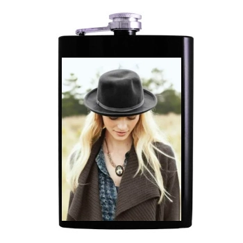 Fabiana Semprebom Hip Flask