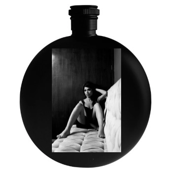 Freida Pinto Round Flask